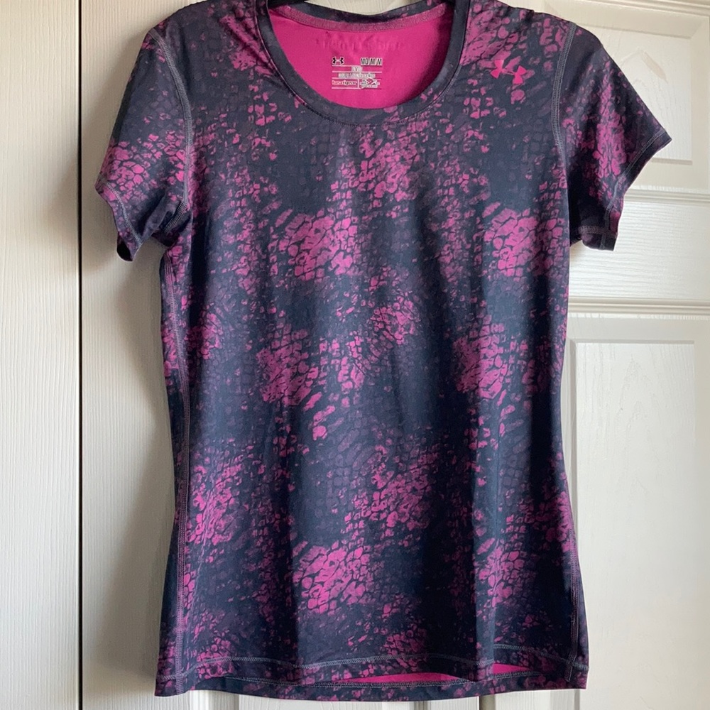 Under Armour Fitted Women’s Heatgear Top (size M)